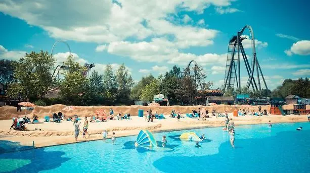 Thorpe Park Lodge Ground Floor Detached With 2 Free Gated Parking Spaces